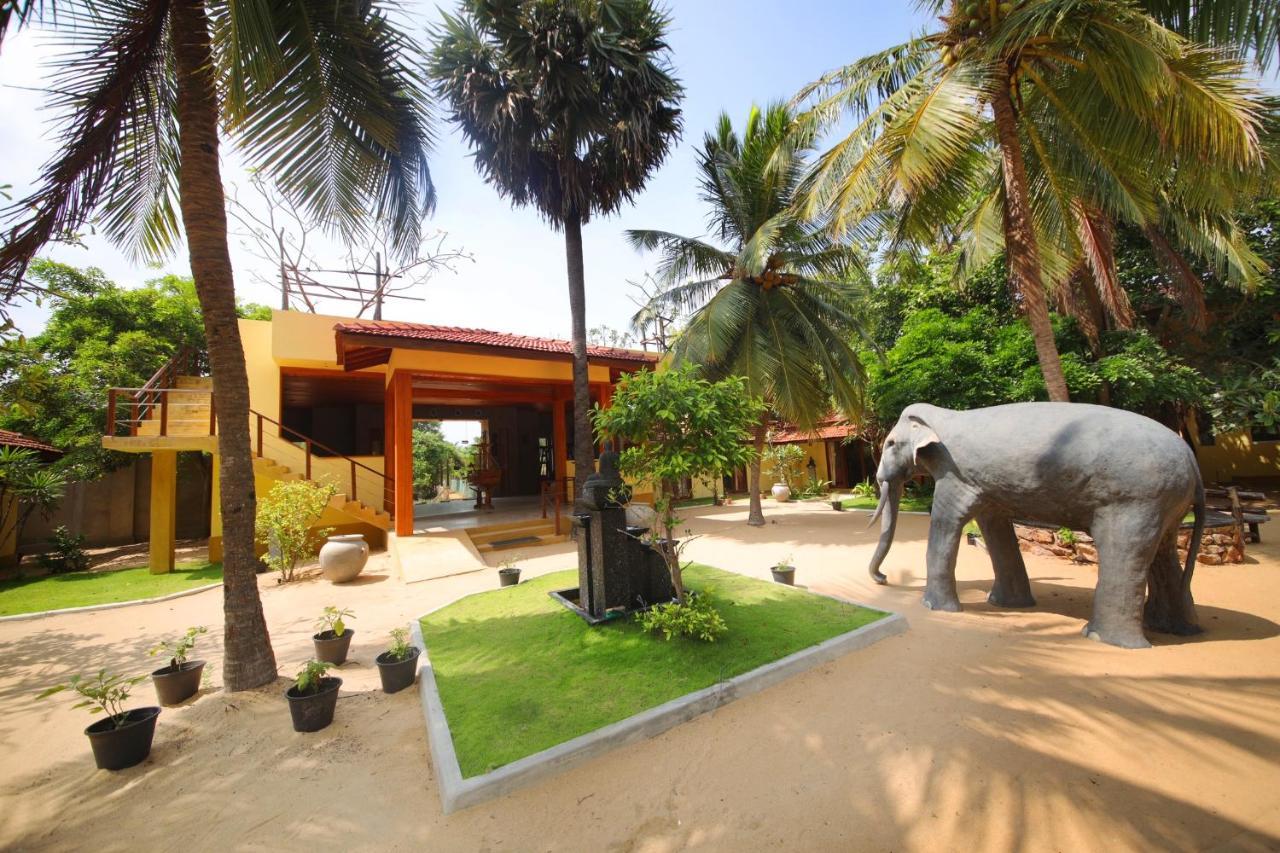 Horizon Kitesurfing Beach Resort Kalpitiya Exterior photo