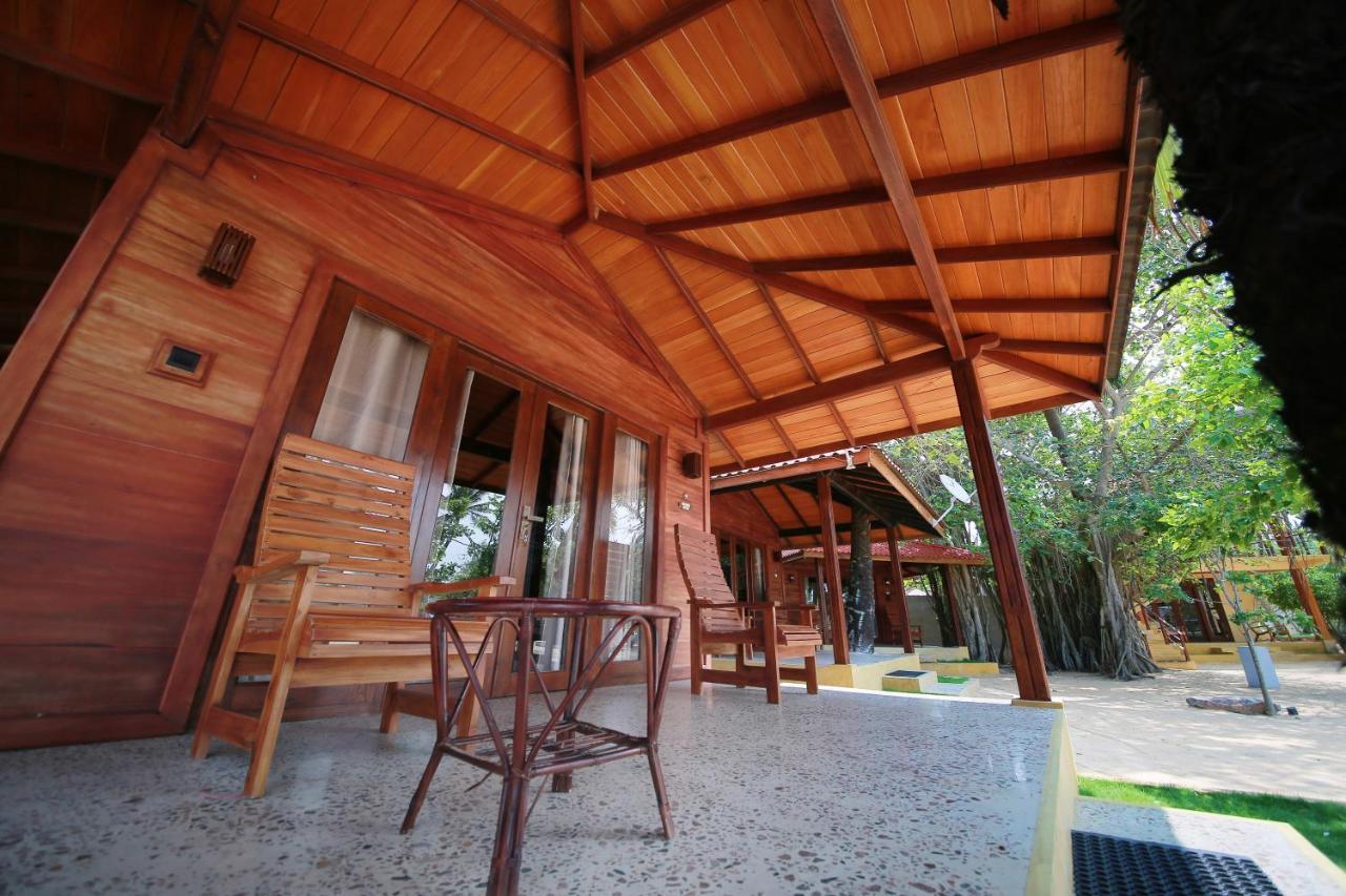 Horizon Kitesurfing Beach Resort Kalpitiya Exterior photo